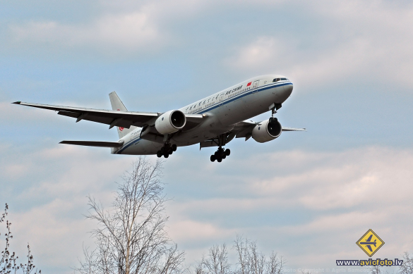 Boeing 777-2J6