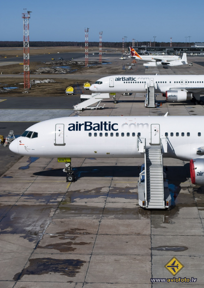 Boeing 757-256