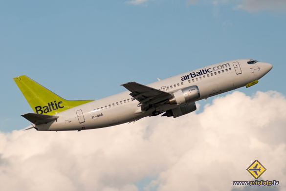 Boeing 737-31S