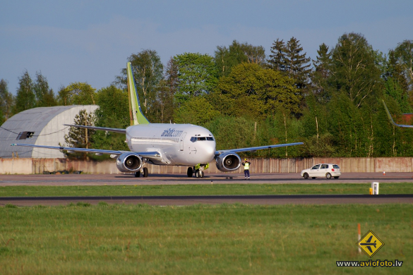 Boeing 737-31S