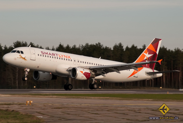 Airbus A320-211