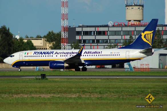 Boeing 737-8AS