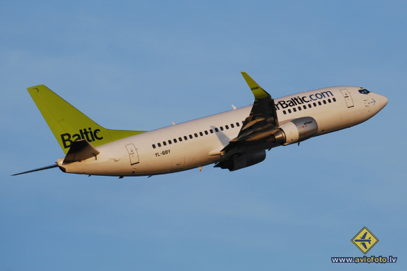 Boeing 737-36Q