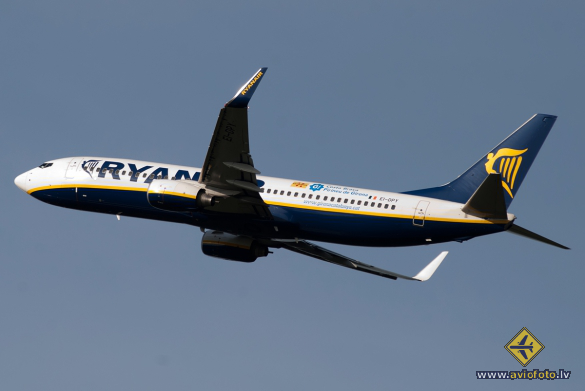 Boeing 737-8AS