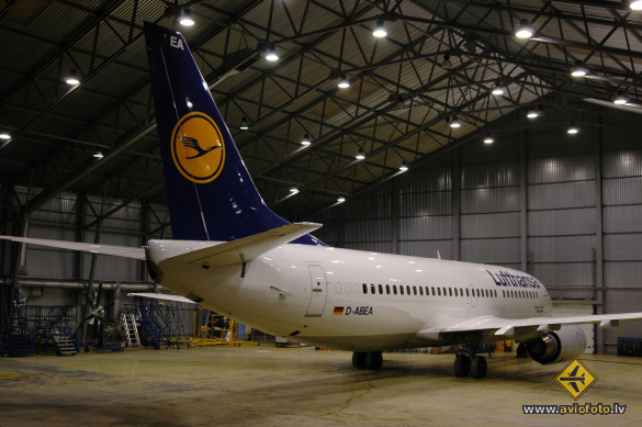 Boeing 737-330