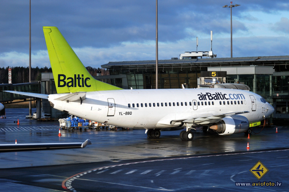 Boeing 737-522