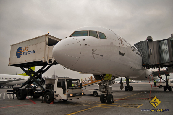 Boeing 757-256