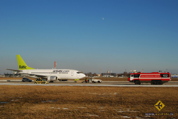 Boeing 737-522