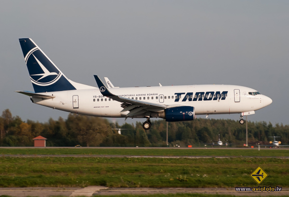 Boeing 737-78J