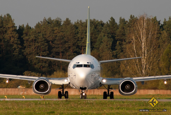 Boeing 737-36Q