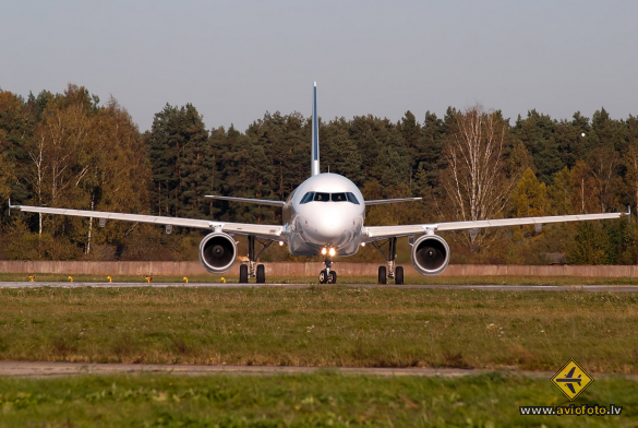 Airbus A320-211