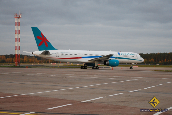 Boeing 757-28A