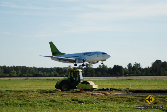 Boeing 737-522