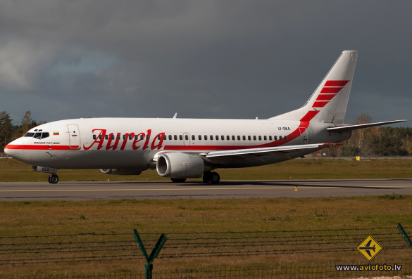 Boeing 737-35B