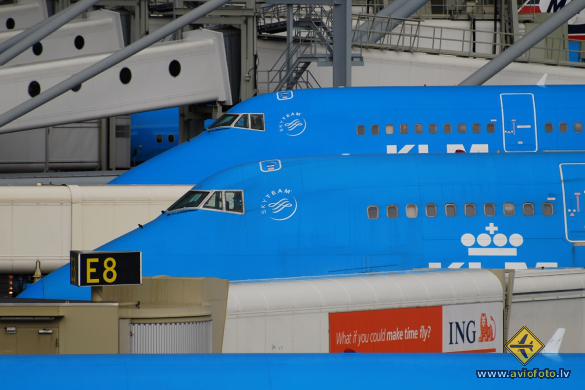 Boeing 747-406