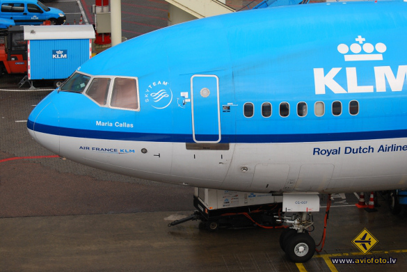 McDonnell Douglas MD-11
