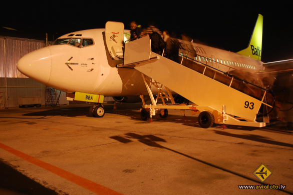 Boeing 737-505