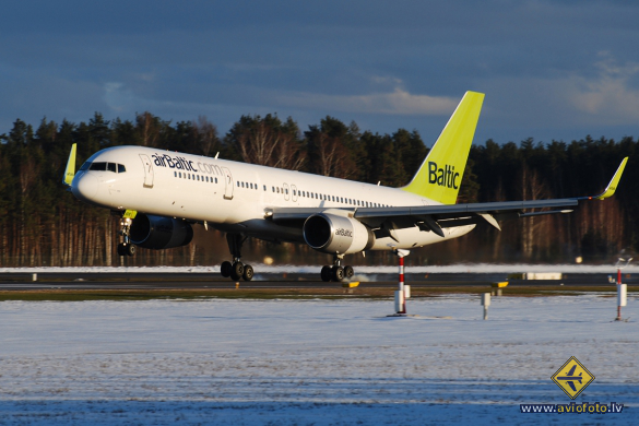 Boeing 757-256