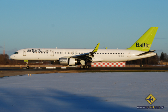 Boeing 757-256