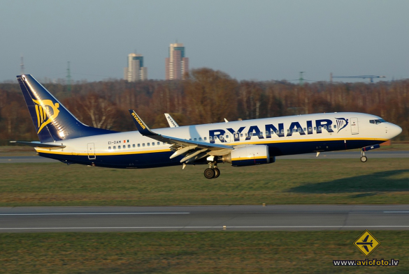 Boeing 737-8AS