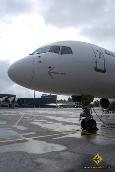 Boeing 757-256