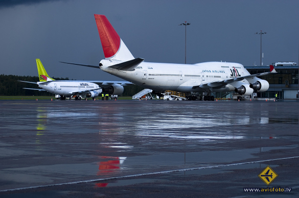 Boeing 747-446