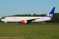 Boeing 737-883