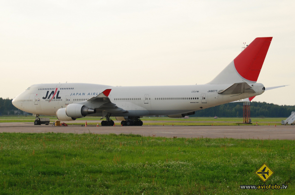 Boeing 747-446