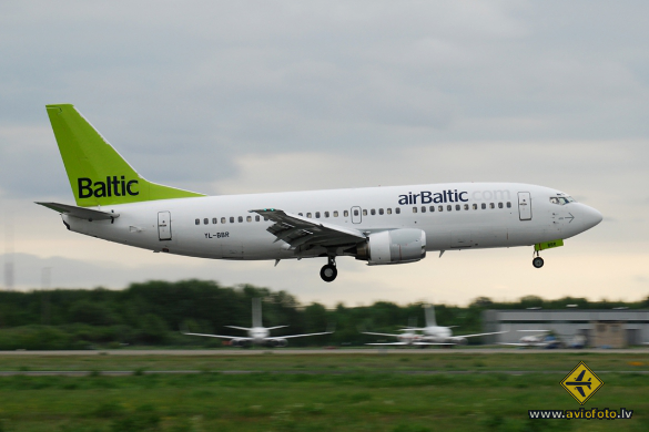 Boeing 737-31S