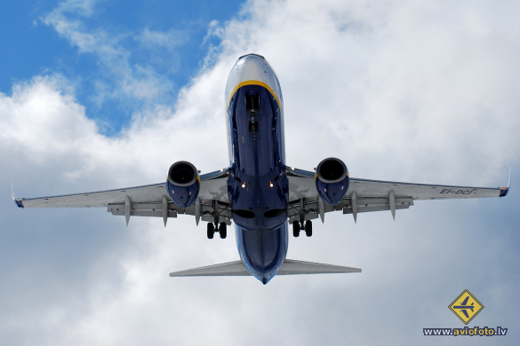 Boeing 737-8AS