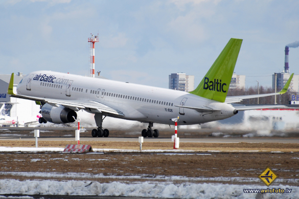 Boeing 757-256