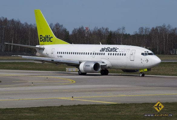 Boeing 737-505