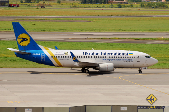 Boeing 737-33R