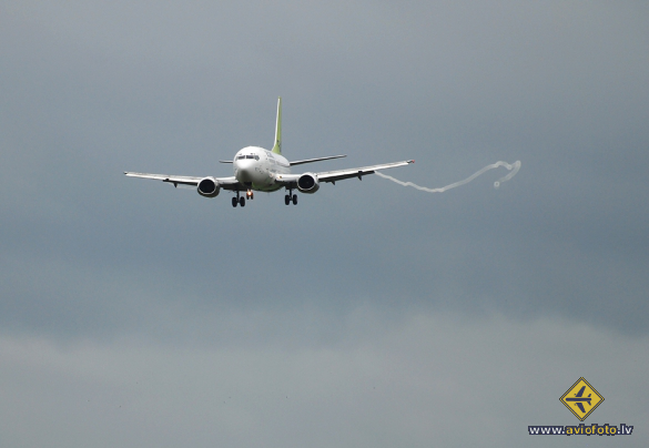 Boeing 737-505