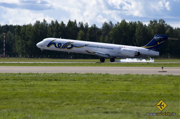 McDonnell Douglas MD-90-30