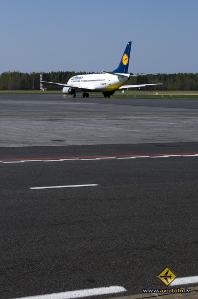 Boeing 737-330