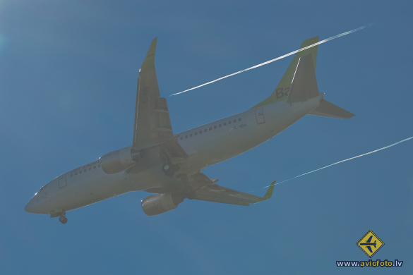 Boeing 737-33V