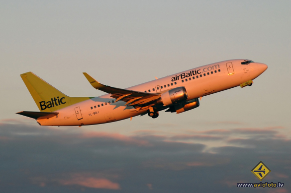 Boeing 737-36Q
