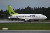 Boeing 737-548