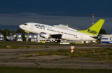 Boeing 737-548