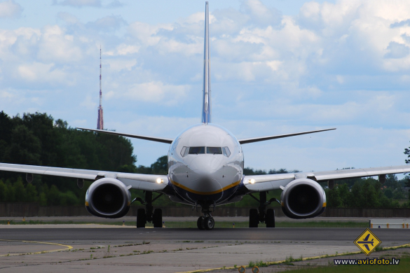 Boeing 737-8AS