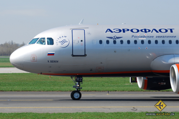 Airbus A320-214
