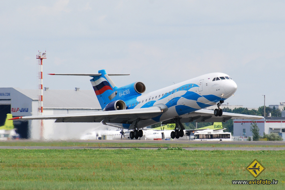 Yakovlev Yak-42D