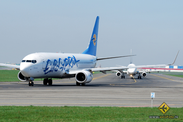 Boeing 737-8Q8