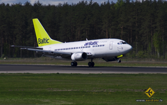 Boeing 737-522