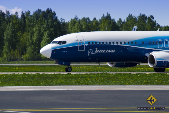 Boeing 737-8AS