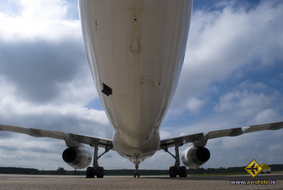 Boeing 757-256