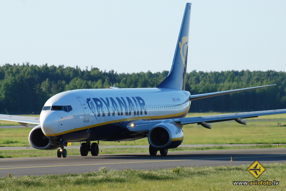 Boeing 737-8AS