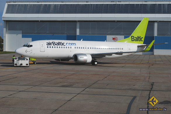 Boeing 737-36Q