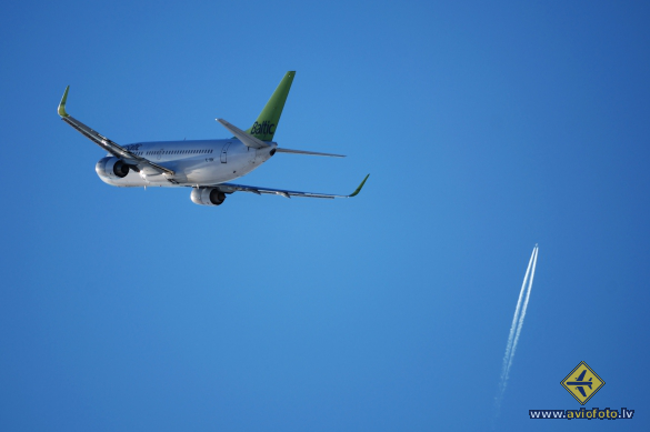 Boeing 737-33V